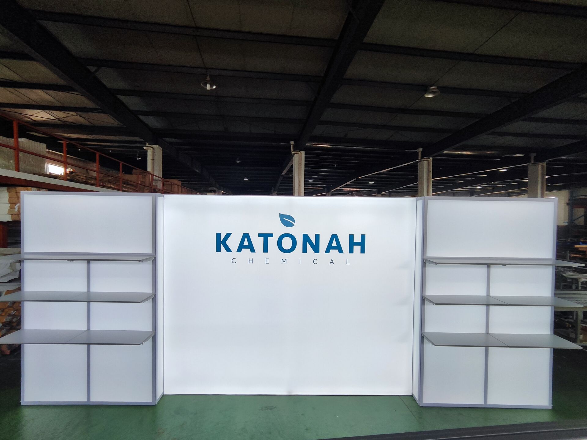 Create All Sizes Trade Show Booth Designs Seamless Trade Show Exhibition Wall with Shelves on ISNA/ESNA Expo